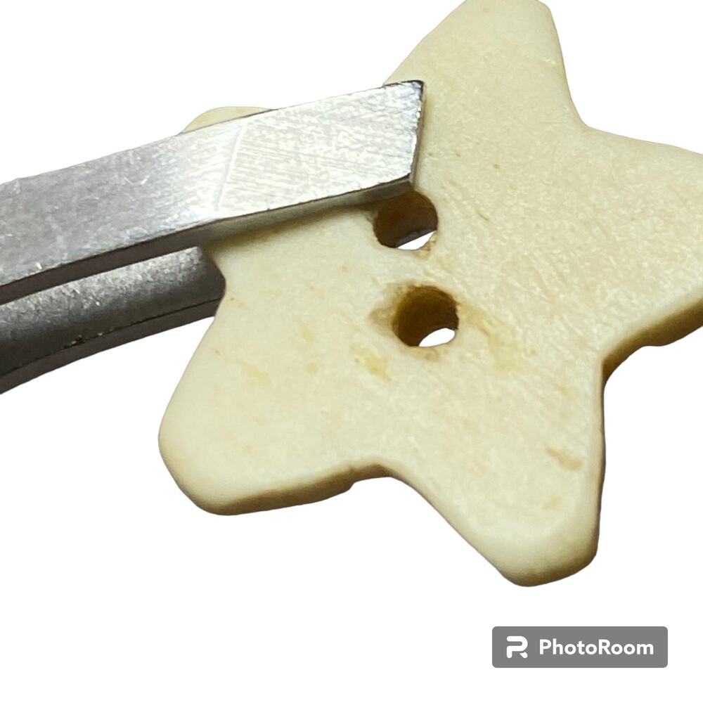 Fish Starfish Toggle Buttons Plastic Realistic Carved Bone 2 Hole Sew Through - Picture 9 of 12
